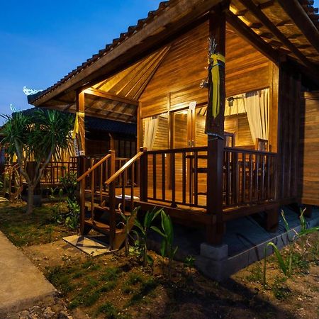 Gatri Hut Lembongan Exterior foto