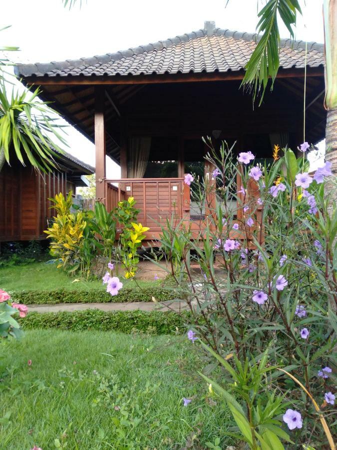 Gatri Hut Lembongan Exterior foto