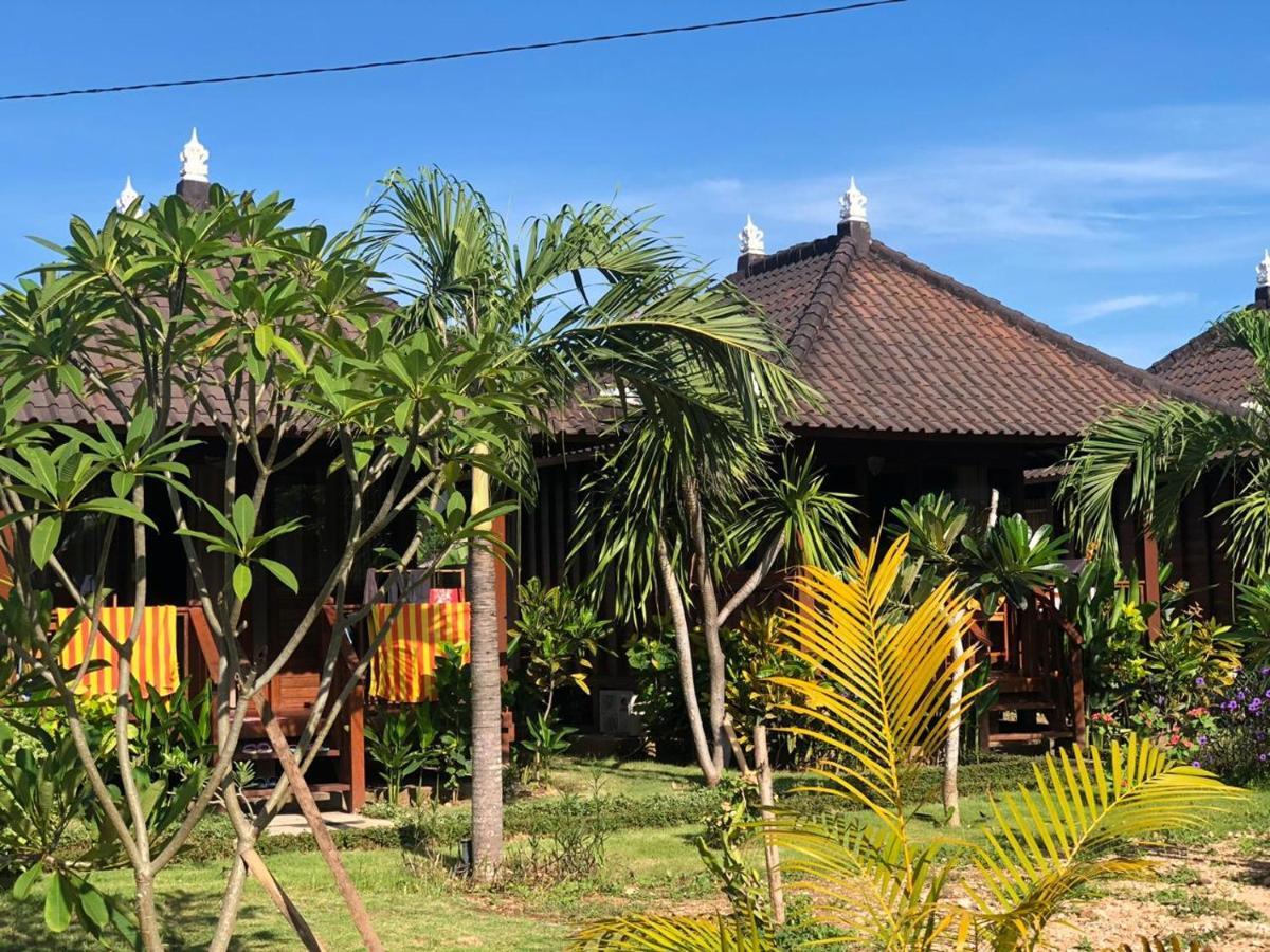 Gatri Hut Lembongan Exterior foto